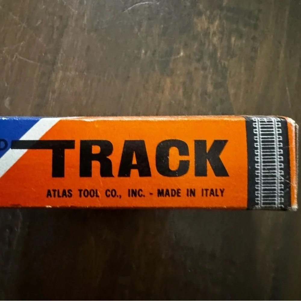 Atlas gauge track